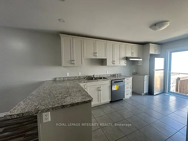 223 3rd St W — Photo 10