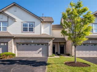 3566 Shadetree Dr, Beavercreek, OH 45431