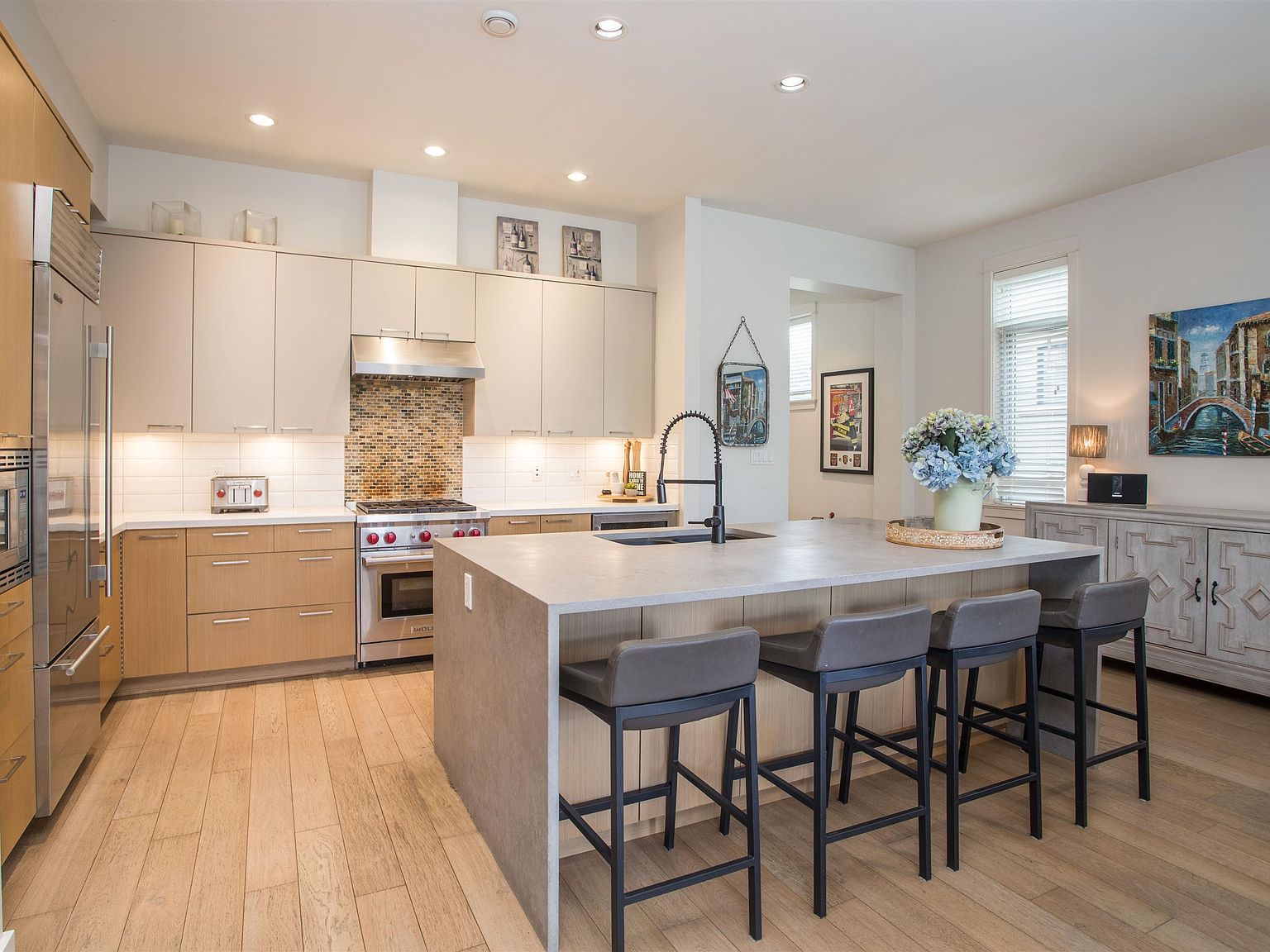 5009 Cedar Springs Dr