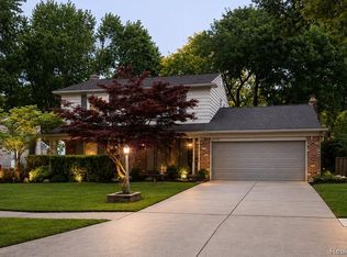 30745 Red Maple Ln, Southfield, MI 48076