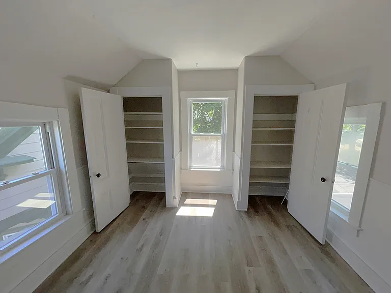 Tons of kitchen storage!