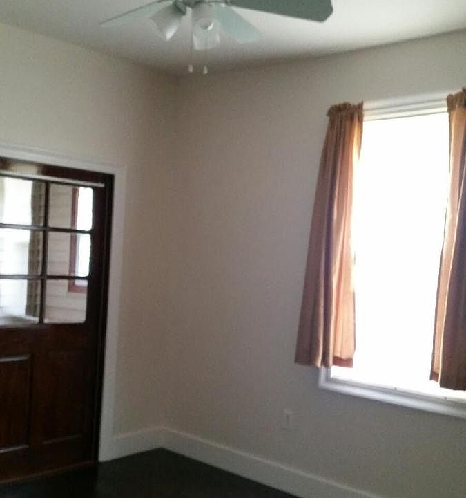 2nd image of 711 Perry St