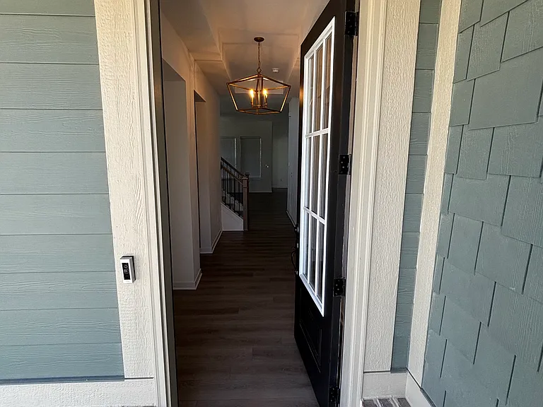 15109 Larchwood Dr — Photo 29