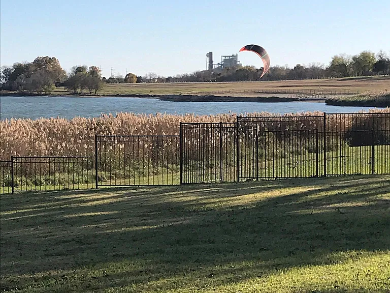 It's great watching the wind surfers !