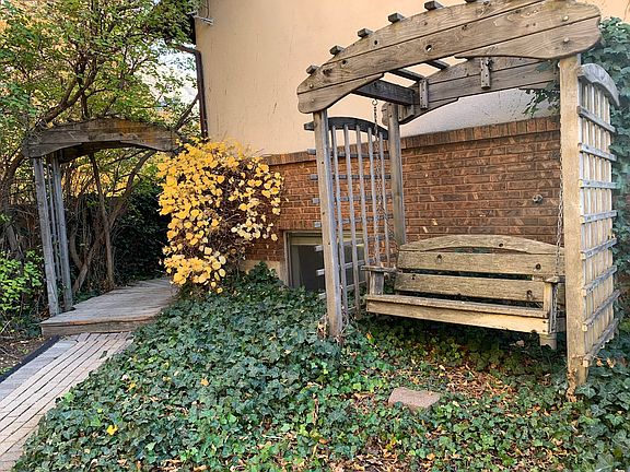 Swing at front of property