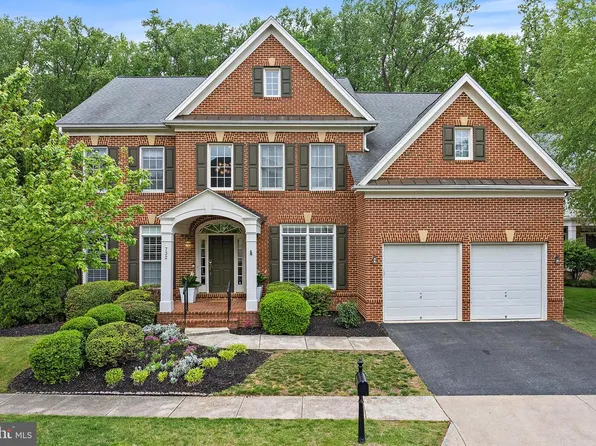 732 Pearson Point Pl, Annapolis, MD 21401