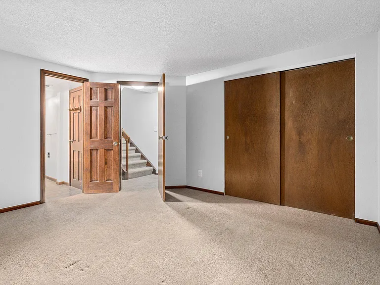551 W Crestline Cir #9D2 — Photo 19