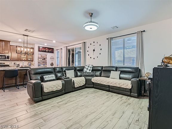 5th image of 1009 Junipine Ave