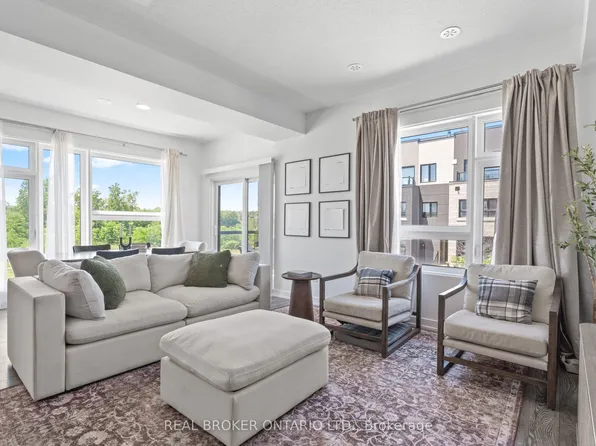 1121 Cooke Blvd #1, Burlington, ON L7T 0C3