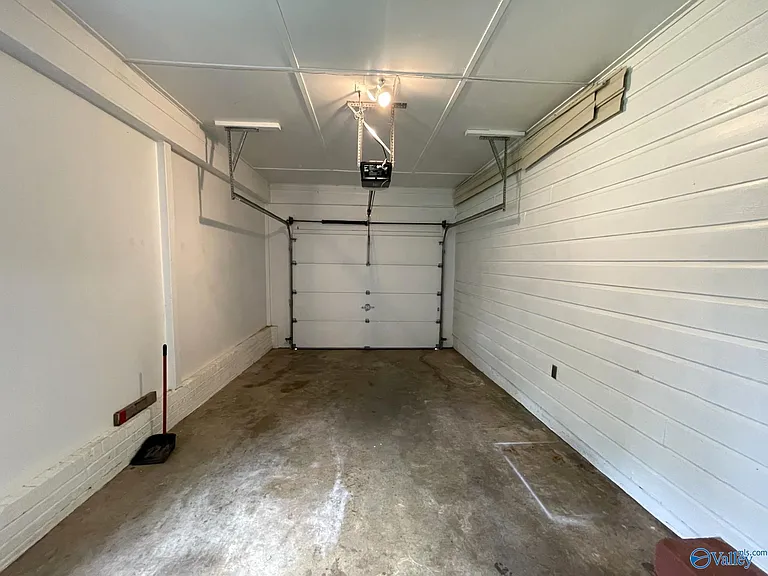 19 Allen St — Photo 17
