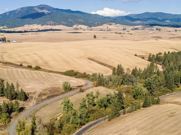 19405 S Harvard Rd, Rockford, WA 99030