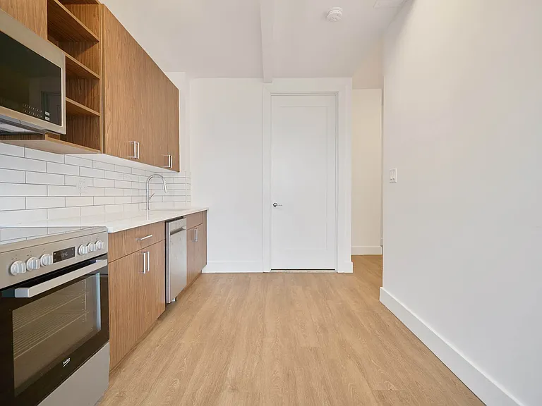82 4th Ave #8BB — Photo 5