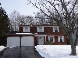 77 Beacon Hills Dr S, Penfield, NY 14526