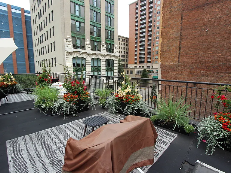 139 7th St #2000 — Photo 75