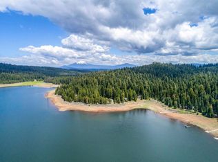 6706 E Hyatt Lake Rd, Ashland, OR 97520