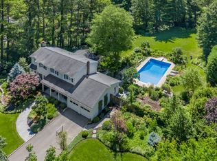2 Leddell Rd, Mendham, NJ 07945