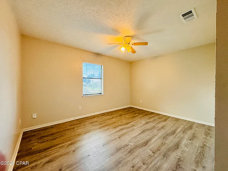 618 Gabriel St — Photo 11