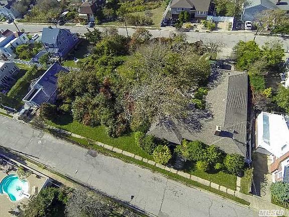 2nd image of 24 Cheltenham St
