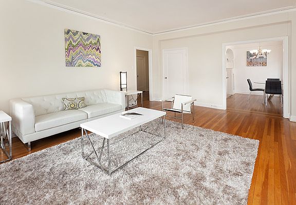 5th image of 1360 Lombard St APT 405