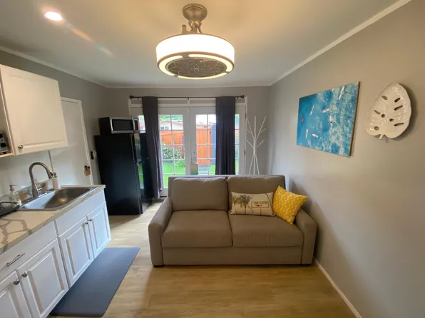 834 Maniniholo St, Honolulu, HI 96825