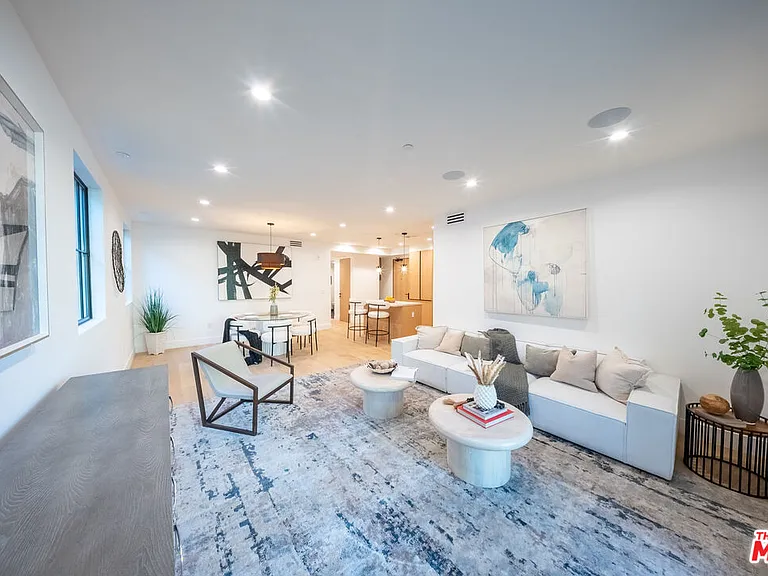 10352 Riverside Dr #103 — Photo 5