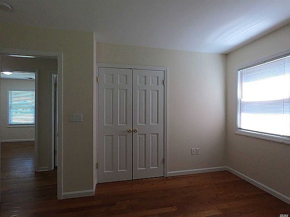 4th image of 460 Mac Arthur Blvd