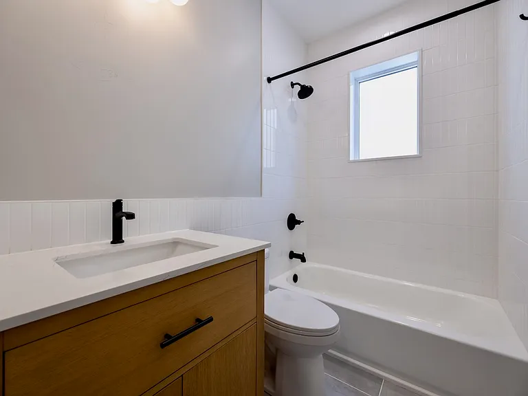 1809 S Laflin St — Photo 11