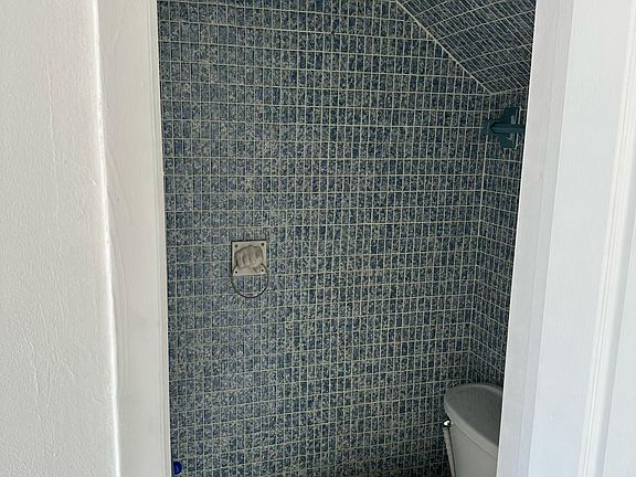 5th image of 6900 W Flagler St APT 2C