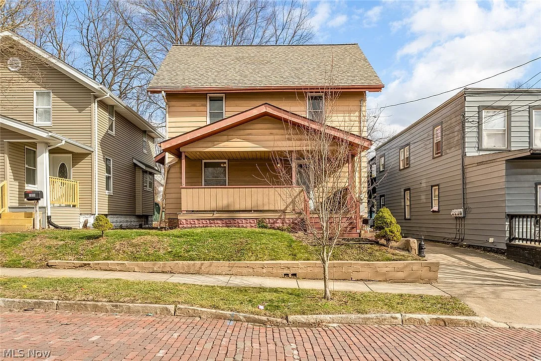 1091 Collinwood Ave photo 1