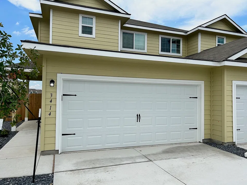 3414 Lindsay Ln