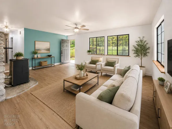 2143 Montana Ave, Shasta Lake, CA 96019