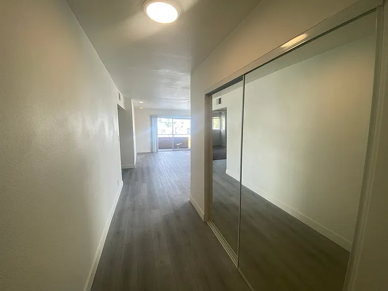 Rodeo Apartments — Photo 23