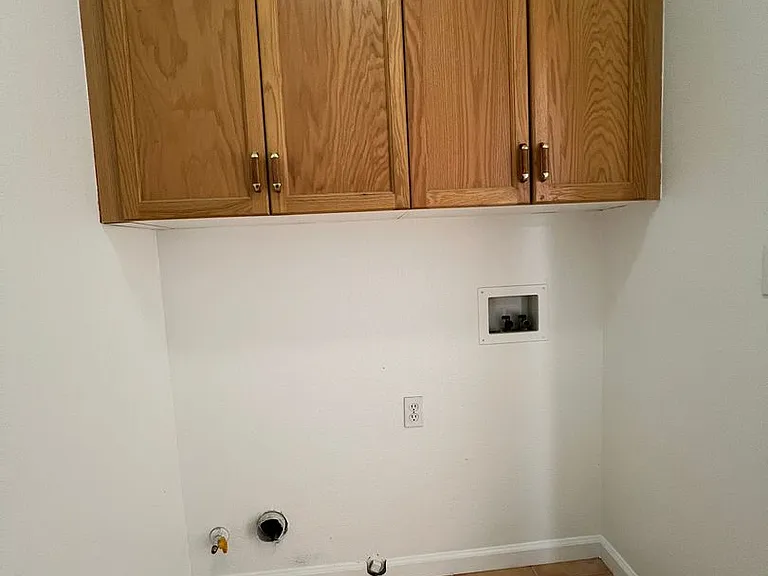 5835 W Athens Ave — Photo 10