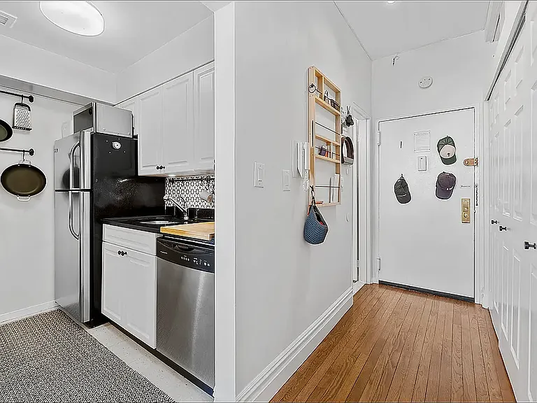 154 W 70th St #11M — Photo 6