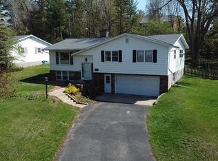 920 Falcon Dr, River Falls, WI 54022