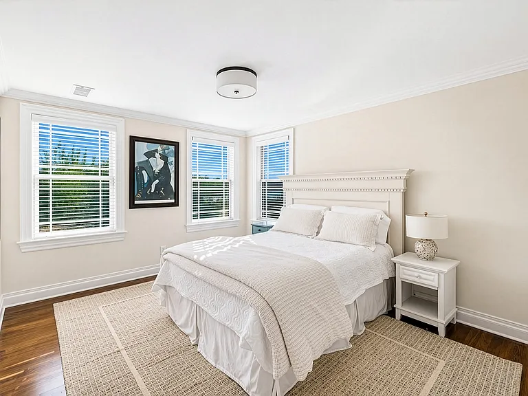 351 Kings Point Rd — Photo 30