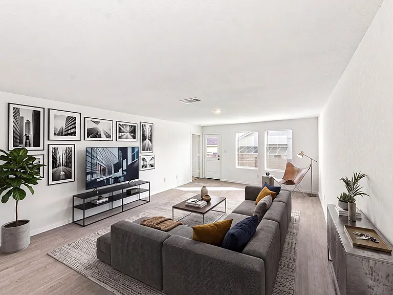 271 Zyra Ave — Photo 3