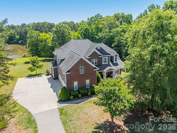 2nd image of 188 Carolina Crossing Dr