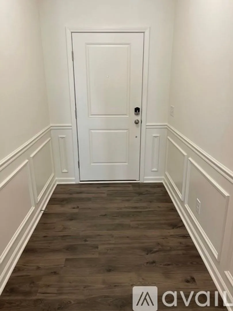 Large Townhome built 2021 — Photo 2