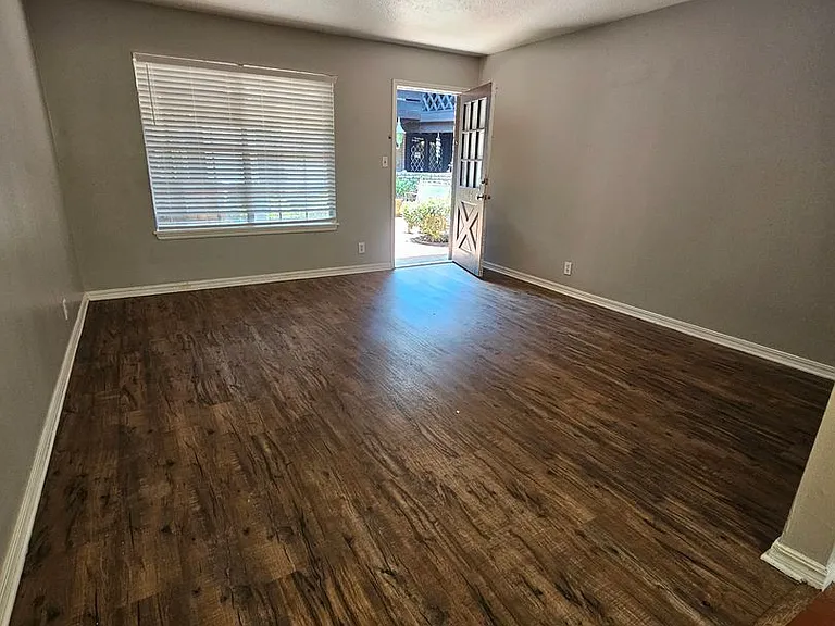 Woodward Park Apartments — Photo 3