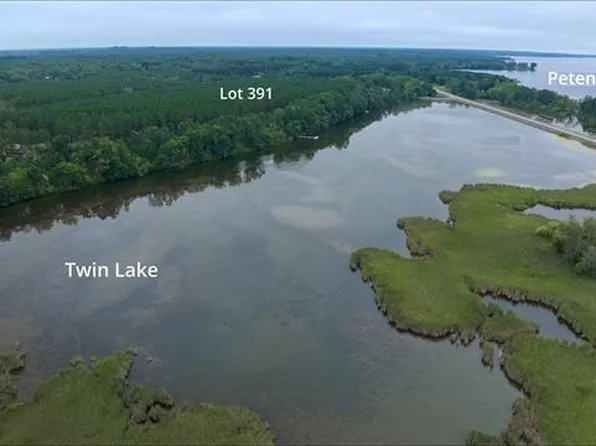391 Twin Lakes Trl, Nekoosa, WI 54457
