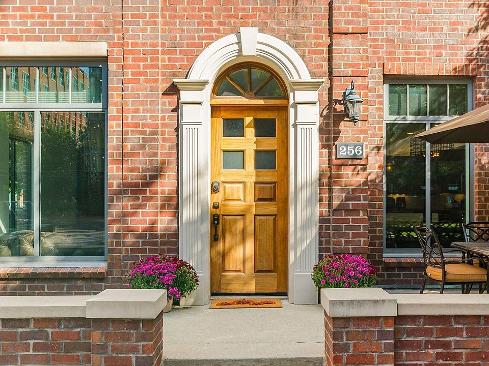1st image of 250 Daniel Burnham Sq Unit 256