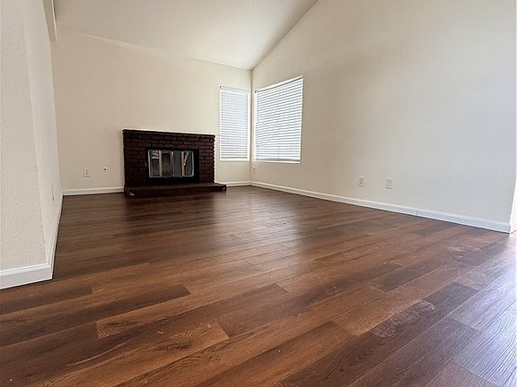 3rd image of 36902 Goldenview Way