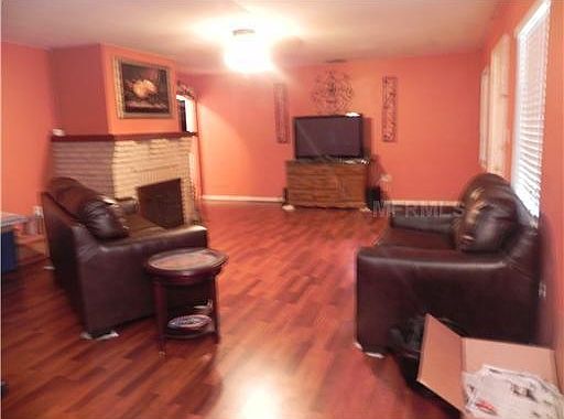 2nd image of 1450 Margaret Ave
