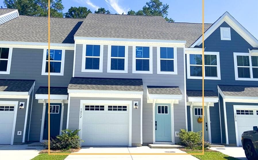 1st image of 1052 Crescent Cove Ln
