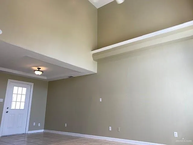 2 bed, 2.5 bath, 996 sqft, $1,150 — Photo 2