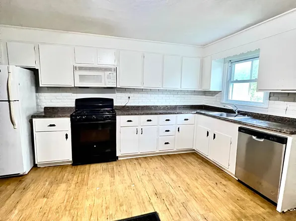 141 Alma St #1, Lowell, MA 01854