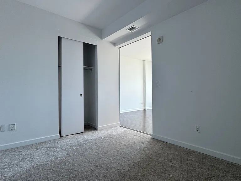 300 Lisgar St #806 — Photo 5