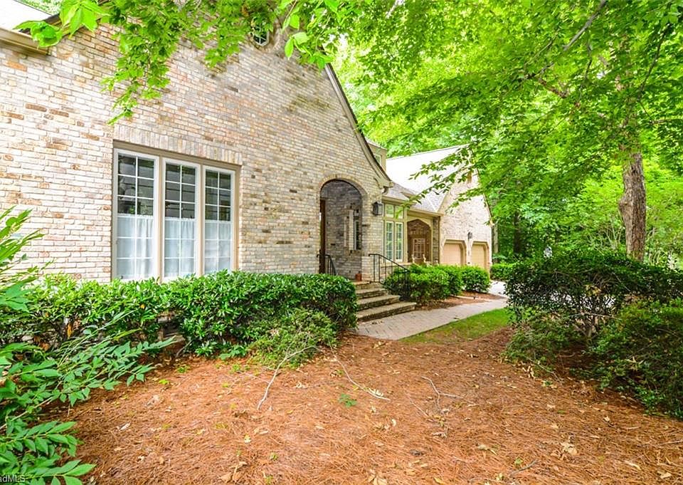 18 Sturbridge Ln, Greensboro, NC 27408 Zillow