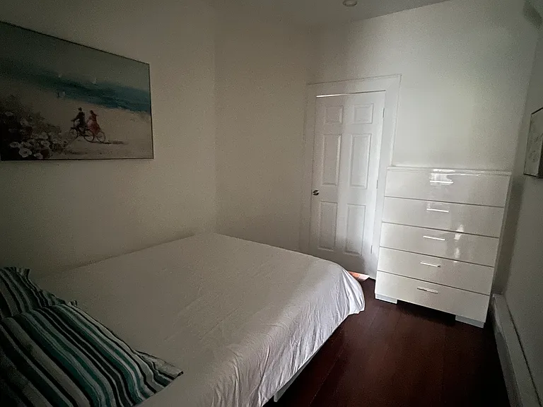 422 Saint Pauls Ave #1 — Photo 7